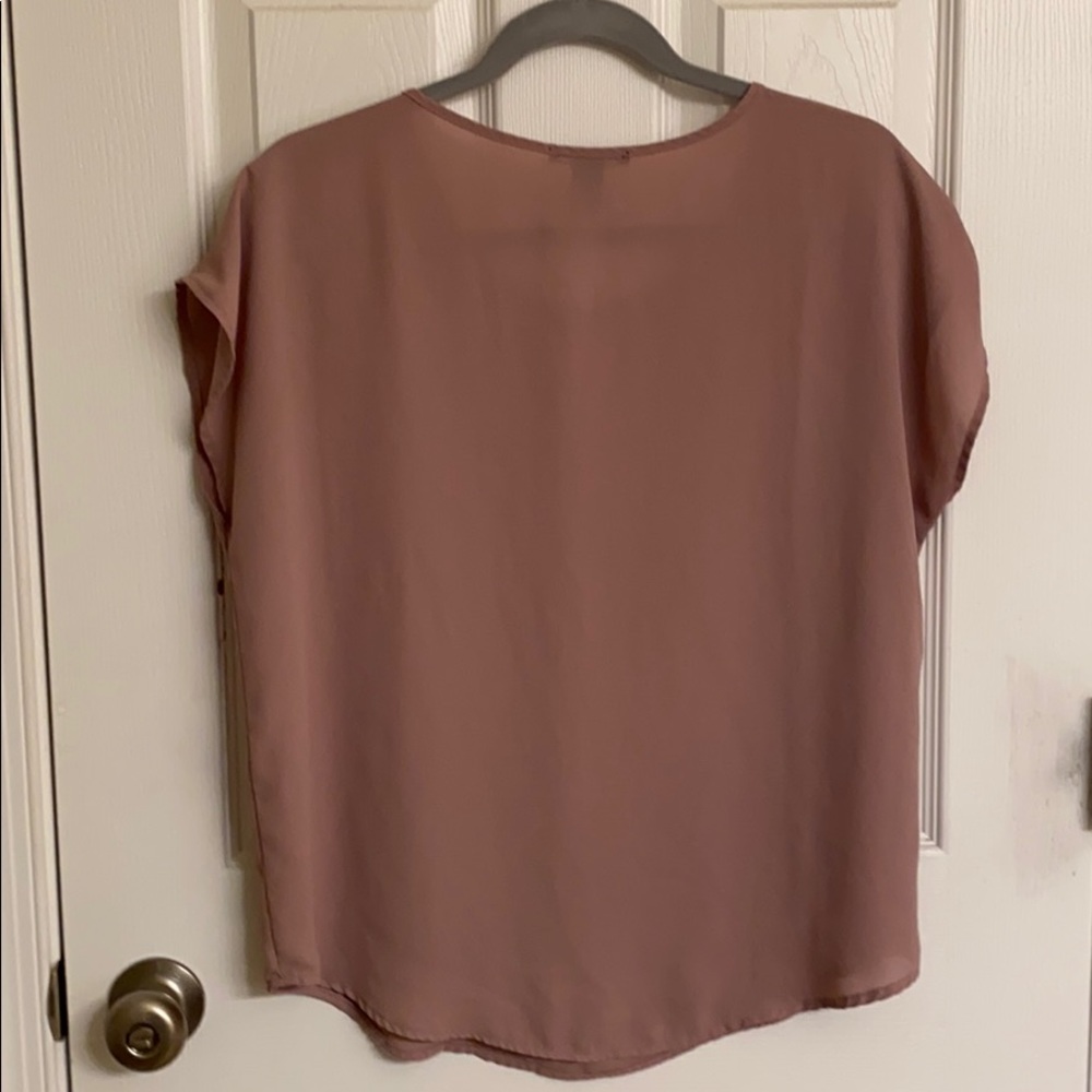 Forever 21 Blush Pink Sheer Crew Neck Blouse Cap Sleeves Size Small - Picture 2 of 5
